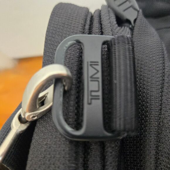 TUMI Duffle Bag Travel Weekender Ballistic Nylon - Picture 3 of 12